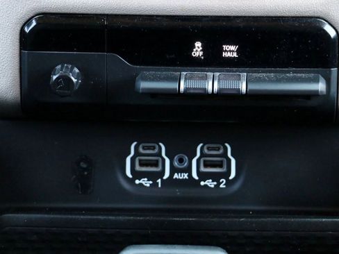 Used 2019 RAM 1500 Laramie image 29