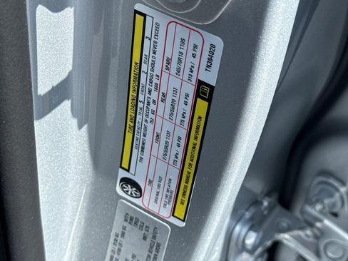 New 2026 RAM 1500 Express AWD/4WD image 25