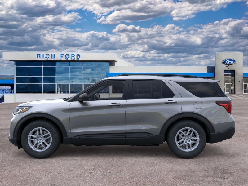 New 2026 Ford Explorer Active RWD image 3