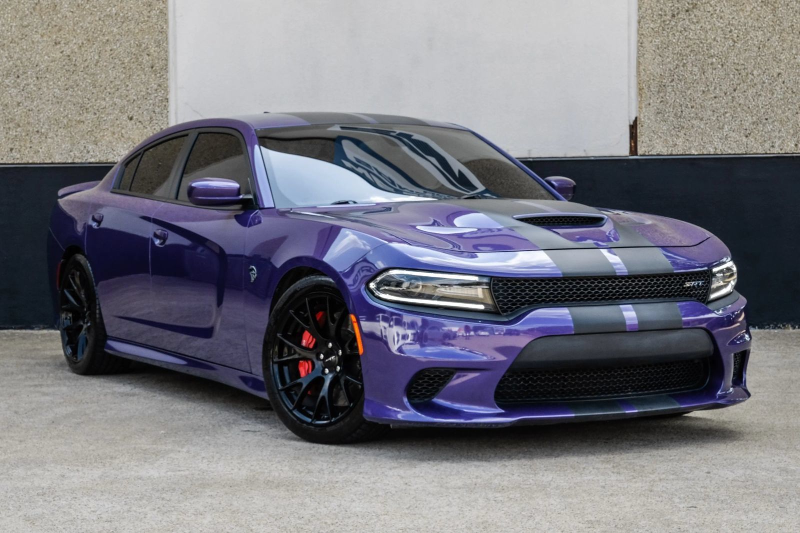 Used 2016 Dodge Charger SRT Hellcat w/ Harman/Kardon Audio Group RWD image 5