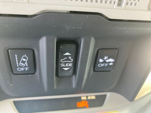 Used 2021 Subaru Forester Premium image 40