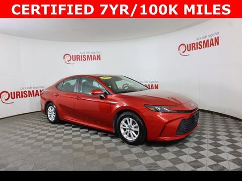 Used 2025 Toyota Camry LE image 12