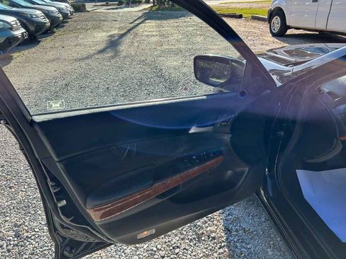 Used 2011 Honda Accord EX-L image 7