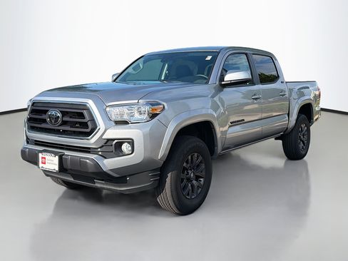 Certified 2023 Toyota Tacoma SR5 AWD/4WD image 11
