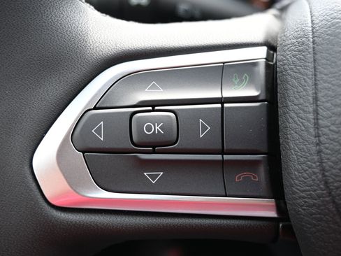 New 2026 Jeep Compass Latitude image 9