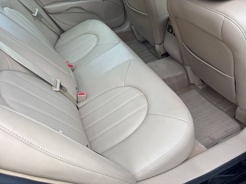 Used 2011 Buick Lucerne CXL FWD image 7