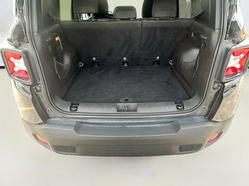 Used 2018 Jeep Renegade Altitude AWD/4WD image 26