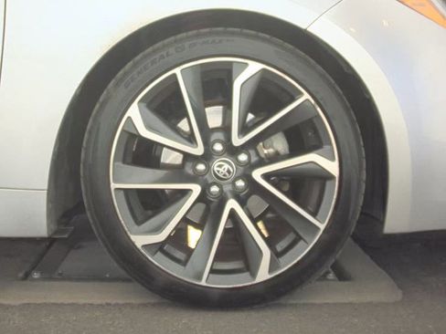 Used 2019 Toyota Corolla SE image 12