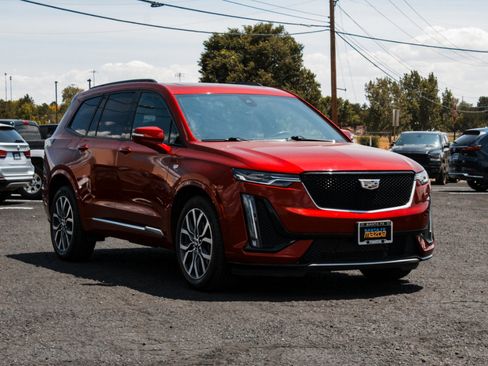 Used 2021 Cadillac XT6 Sport AWD/4WD image 3