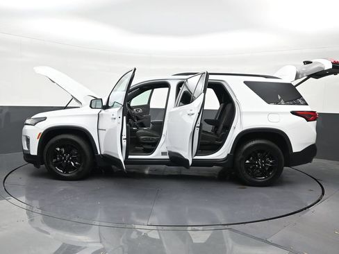 Used 2023 Chevrolet Traverse LT FWD image 33