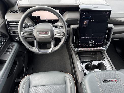 Used 2025 GMC Yukon AT4 w/ AT4 Premium Package image 17