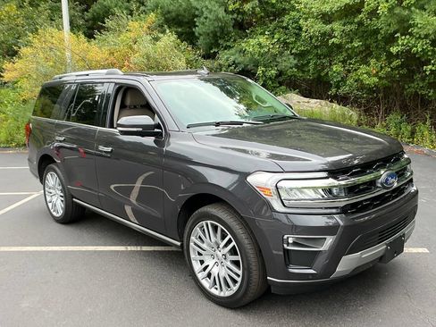 Used 2024 Ford Expedition Limited AWD/4WD image 7