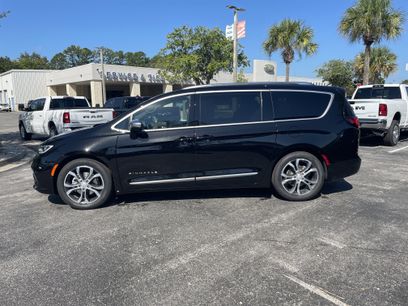 New 2026 Chrysler Pacifica Pinnacle