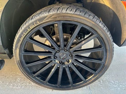 Used 2023 Chevrolet Tahoe Z71 w/ Luxury Package image 12