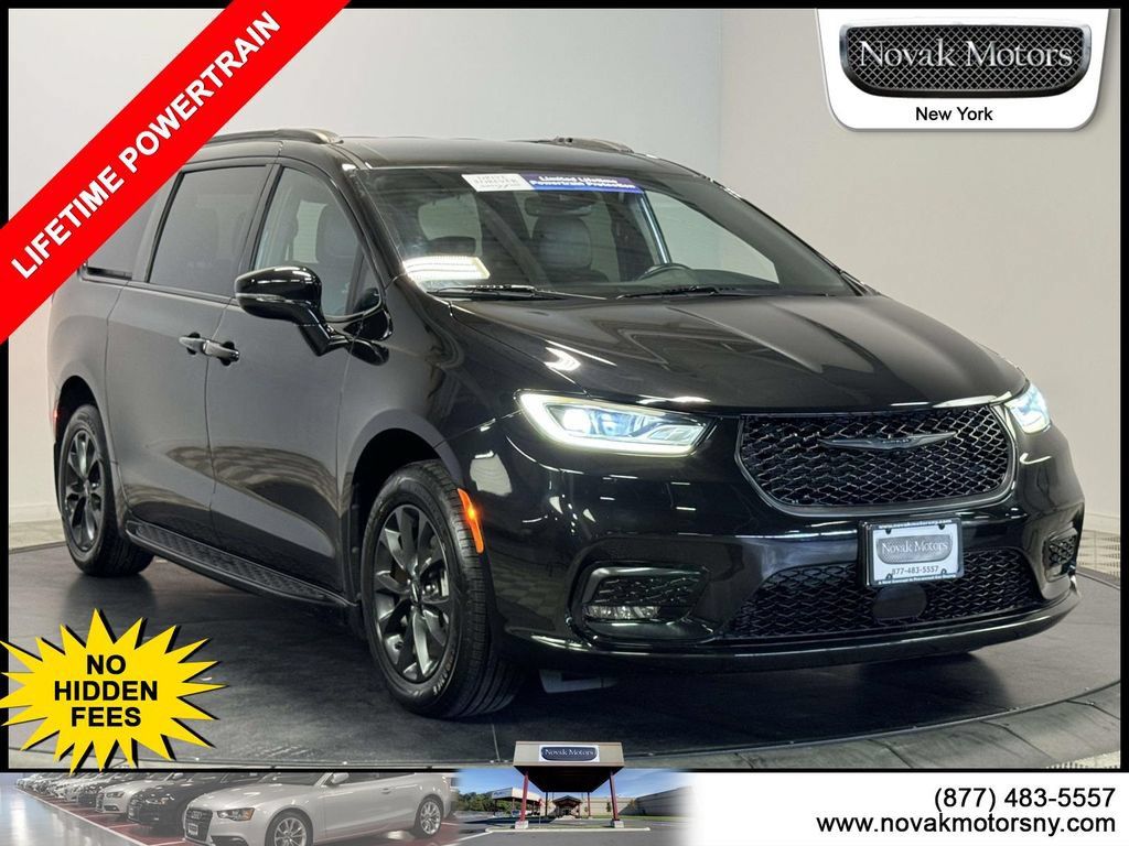 Used 2021 Chrysler Pacifica Touring-L w/ S Appearance Package AWD/4WD image 1