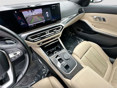 Used 2023 BMW 330i Sedan w/ Premium Package image 18