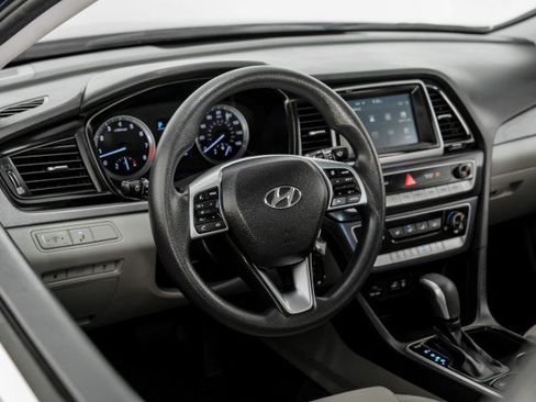 Used 2018 Hyundai Sonata SE FWD image 14