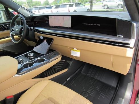 Used 2026 Cadillac Escalade IQ Sport 2 AWD/4WD image 12