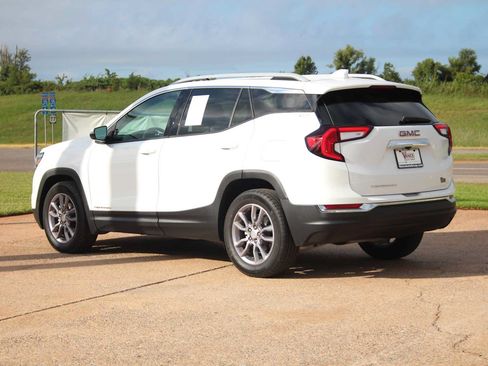 Used 2023 GMC Terrain SLT FWD image 7