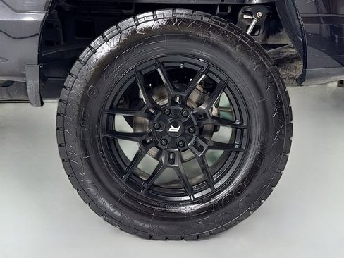 Used 2021 Ford F150 XLT w/ Equipment Group 302A High AWD/4WD image 10