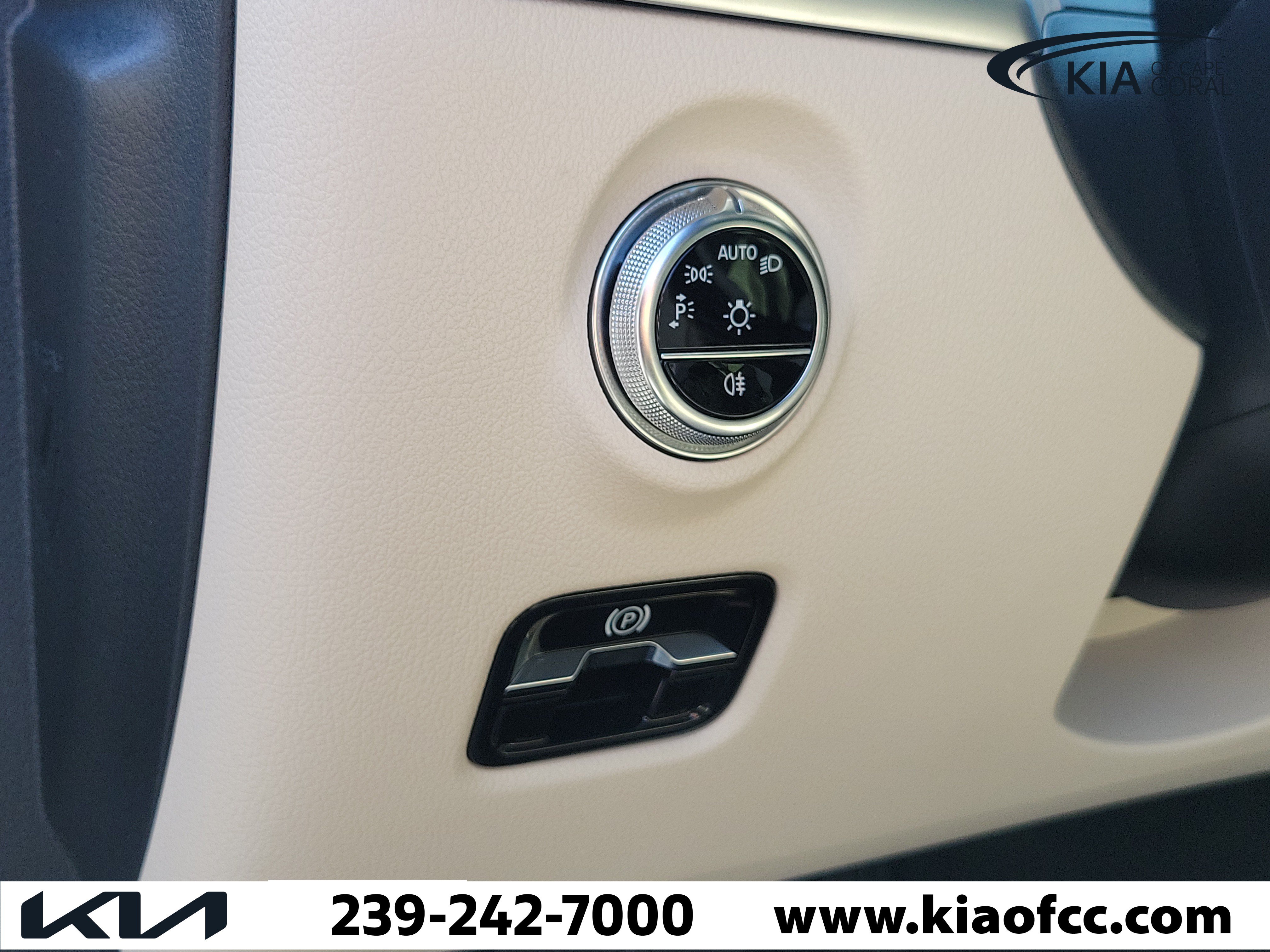 Used 2024 Mercedes-Benz C 300 Sedan image 24