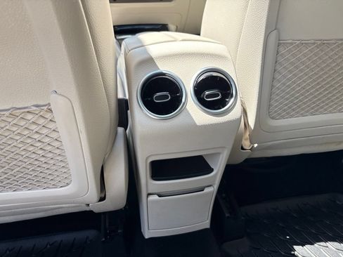 Used 2023 Mercedes-Benz GLB 250 4MATIC image 19
