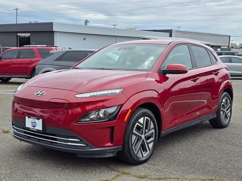 Used 2023 Hyundai Kona SE FWD image 3
