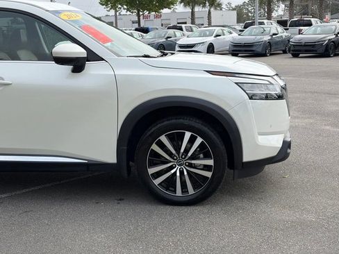 Certified 2024 Nissan Pathfinder Platinum w/ Cargo Package FWD image 9