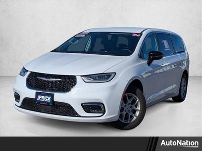 Used 2024 Chrysler Pacifica Touring-L