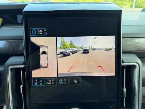 Used 2025 GMC Yukon Elevation AWD/4WD image 25