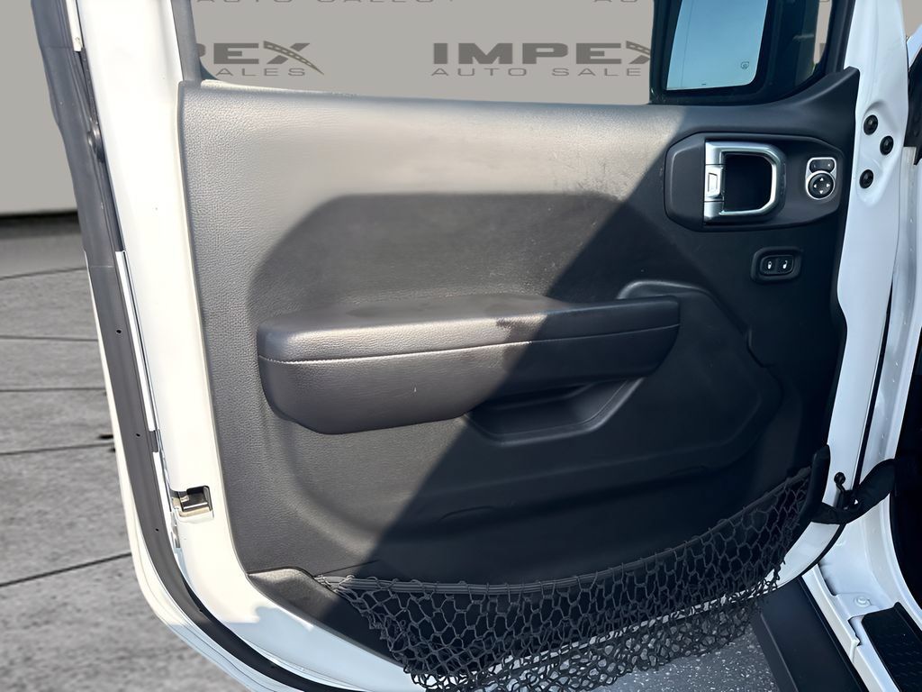 Used 2018 Jeep Wrangler Unlimited Rubicon AWD/4WD image 22