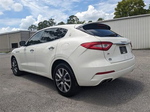 Used 2019 Maserati Levante image 6