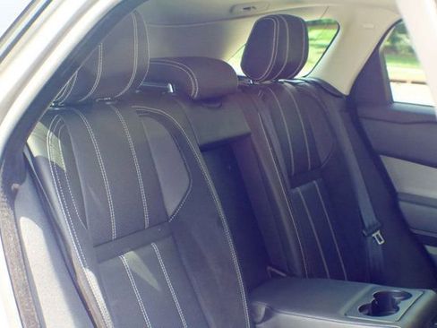 Used 2019 Land Rover Range Rover Velar S image 54