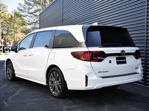 Used 2025 Honda Odyssey Touring image 7
