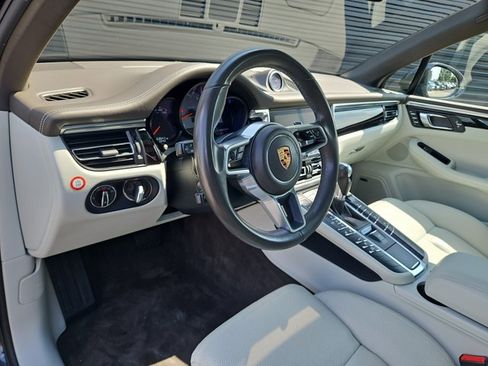 Certified 2019 Porsche Macan S AWD/4WD image 5