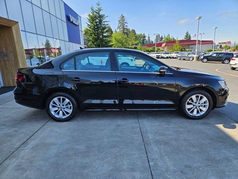 Used 2016 Volkswagen Jetta SE FWD image 4