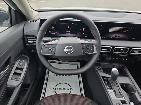 New 2026 Nissan Sentra SR w/ Floor Mat Package FWD image 14