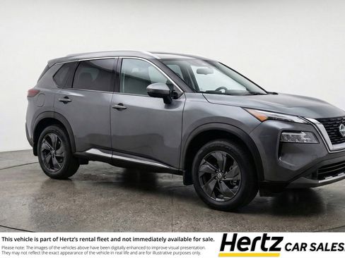 Used 2025 Nissan Rogue SV AWD/4WD image 1