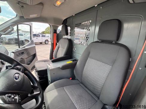 Used 2020 Ford Transit 150 Low Roof RWD image 21