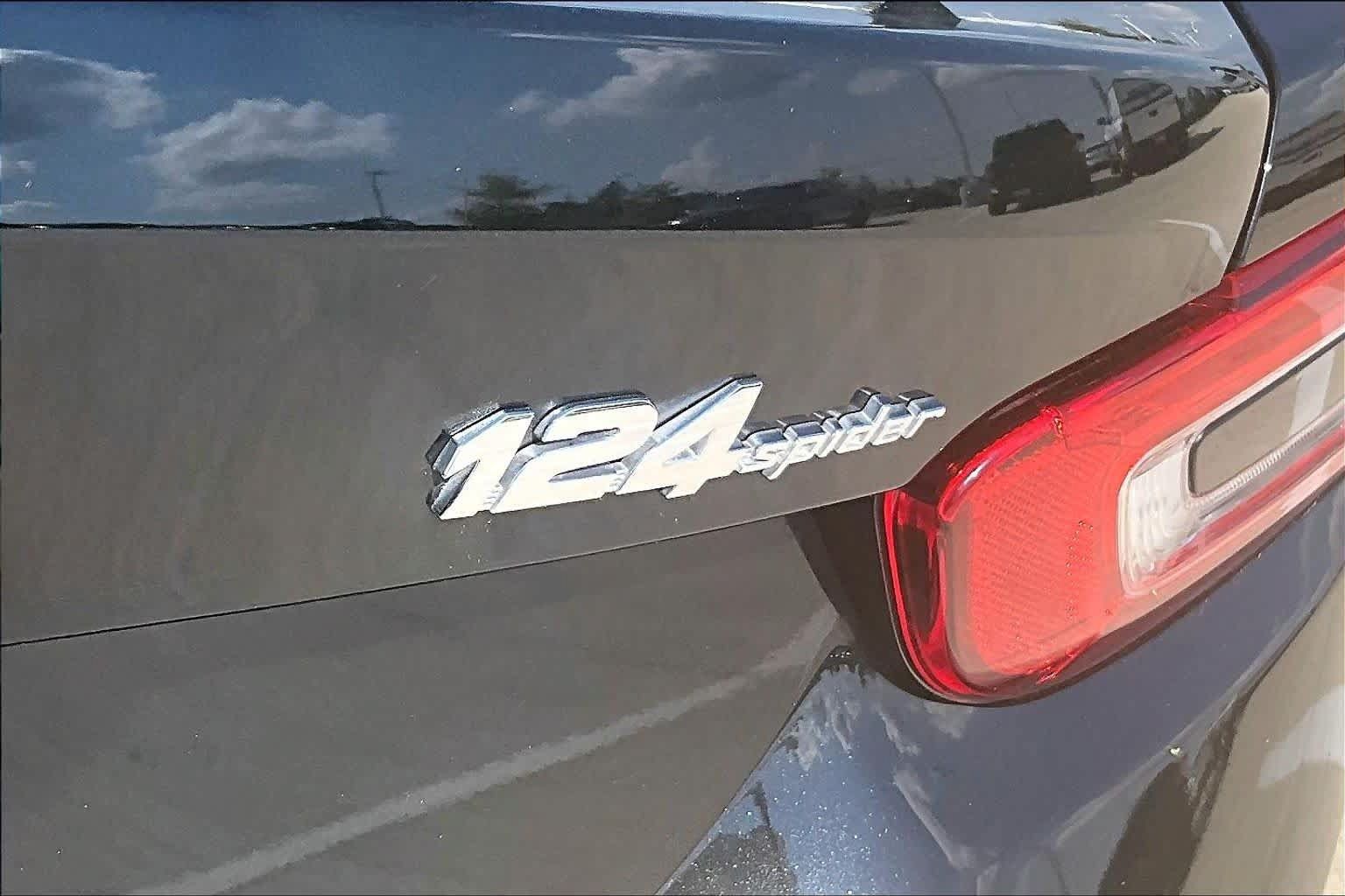 Used 2019 FIAT 124 Spider Abarth w/ Convenience Group RWD image 8