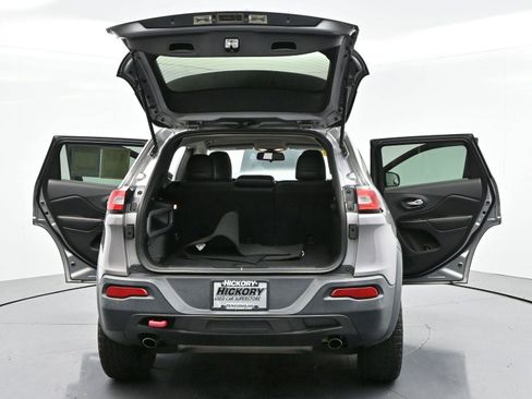 Used 2015 Jeep Cherokee Trailhawk image 36