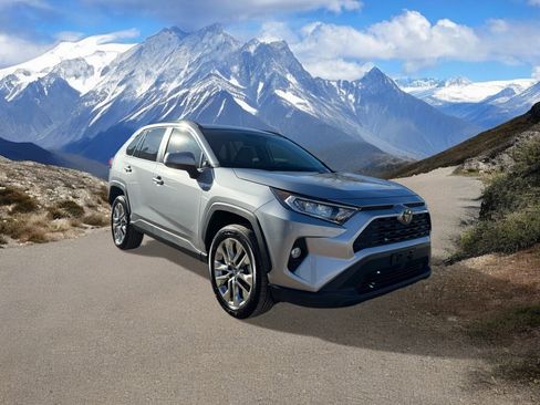 Certified 2019 Toyota RAV4 XLE Premium image 7