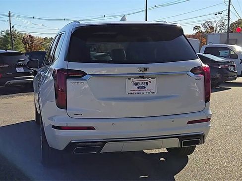Used 2024 Cadillac XT6 Premium Luxury w/ Technology Package image 3