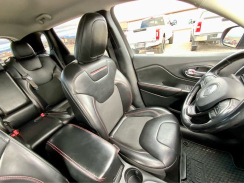 Used 2021 Jeep Cherokee Trailhawk image 29