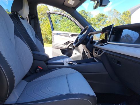 New 2026 Volkswagen Tiguan SE R-Line image 10