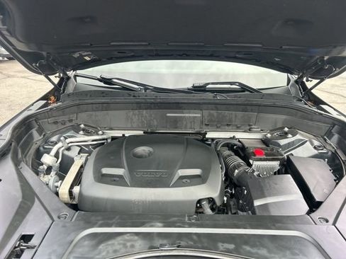 Used 2021 Volvo XC90 T6 Momentum w/ Protection Package Premier image 37