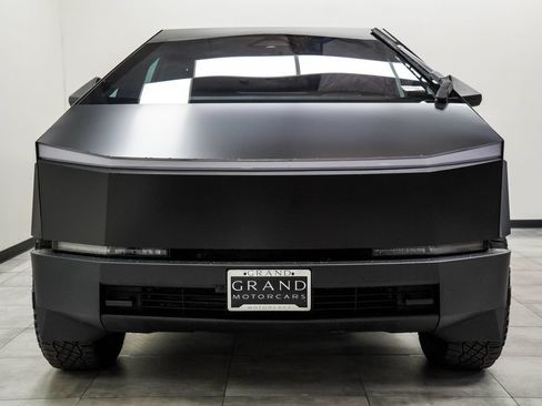 Used 2024 Tesla Cybertruck AWD Crew Cab image 6