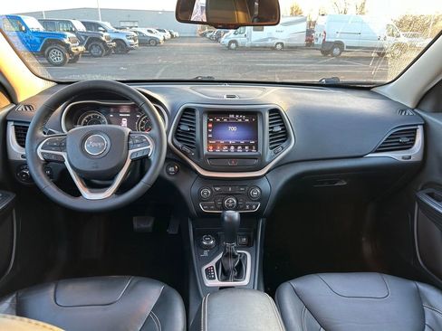 Used 2015 Jeep Cherokee Limited image 9