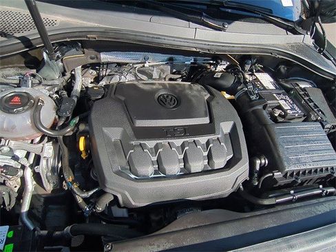 Used 2024 Volkswagen Tiguan SE R-Line image 31