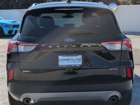 Used 2022 Ford Escape SEL image 6